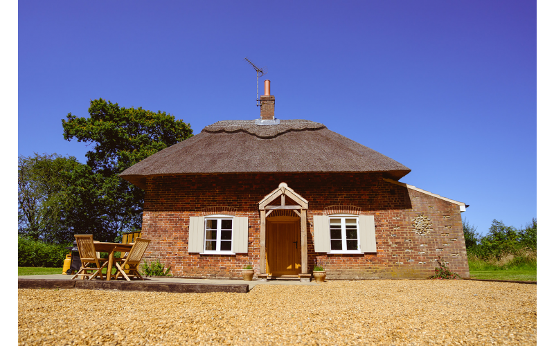 Image: https://d156t06c5w8ykm.cloudfront.net/competitiondesign/Worsteadestate_marieclaire_800x500.jpg 2 Night Mid-Week Stay at New Lane Cottage at Worstead Estate