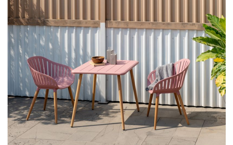 Image: https://d156t06c5w8ykm.cloudfront.net/competitiondesign/bistro_set_housebeautiful_800x500.jpg Garden Bistro Set