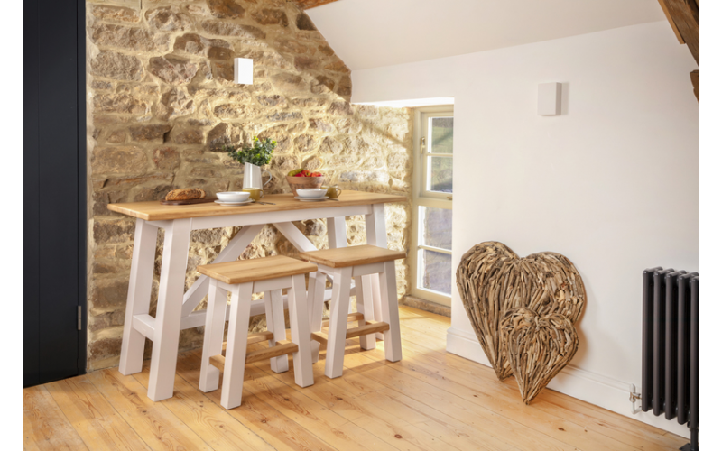 Image: https://d156t06c5w8ykm.cloudfront.net/competitiondesign/funky_CHUNKY_FURNITURE_housebeautiful_800x500.jpg A 250 Gift Voucher to spend at Funky Chunky Furniture