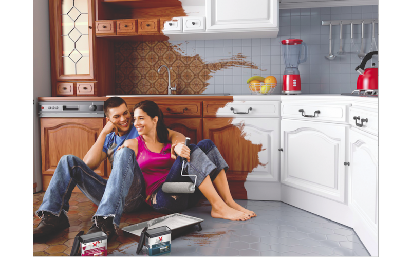 E 22/04 (MD) Win a Tub of V33 Renovation Cupboard & paint